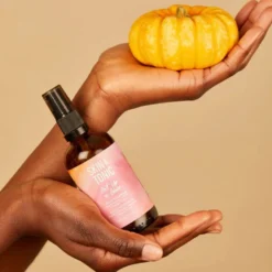 Öljytön kasvojen puhdistusaine Skin & Tonic Get Up Glow Jelly 100ml